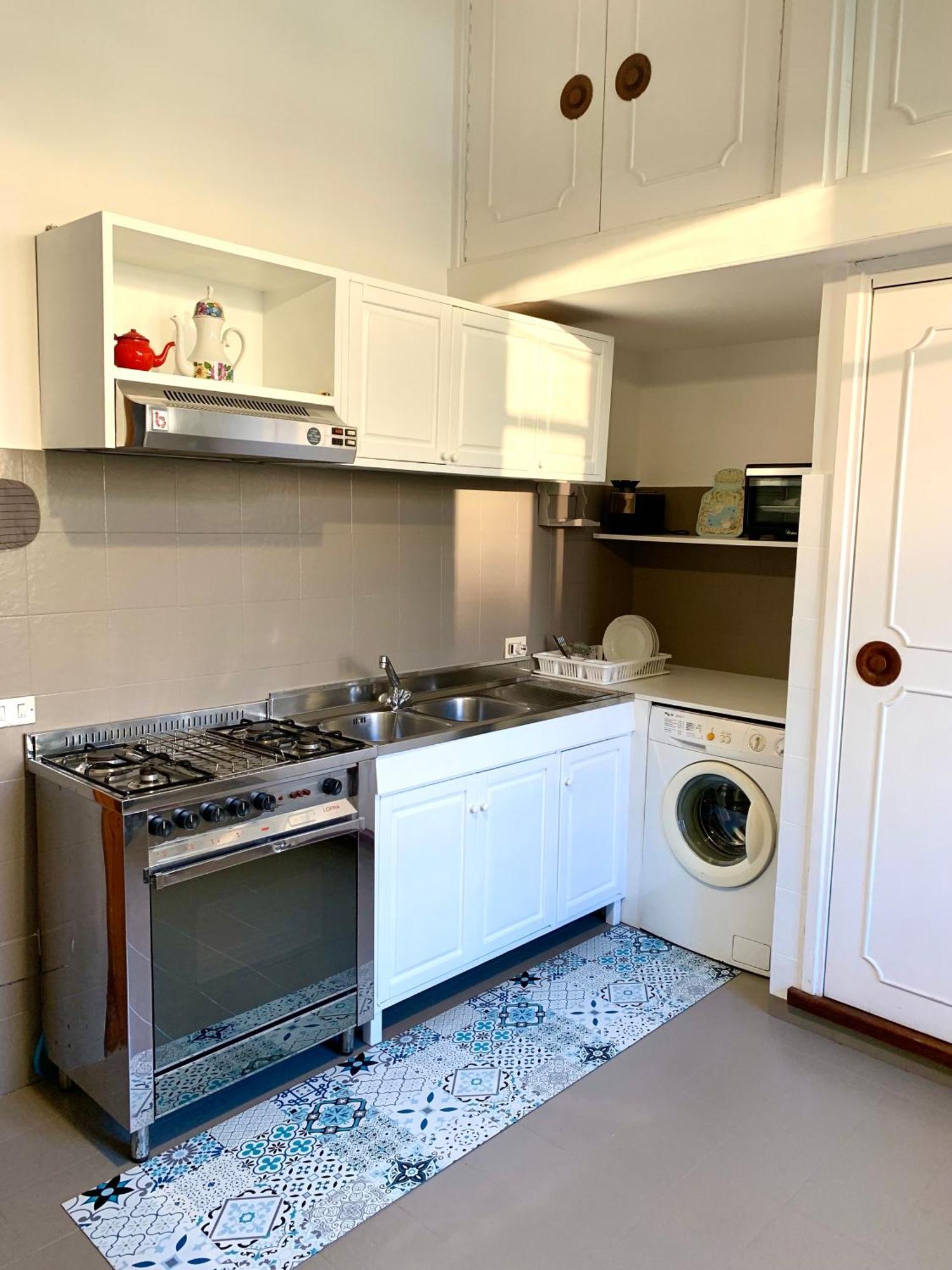 Guest House A Due Passi Olbia Bagian luar foto
